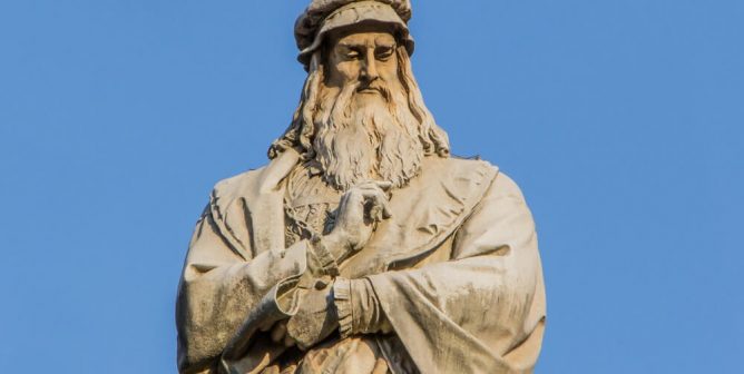 Statue of Leonardo da Vinci in MIlan