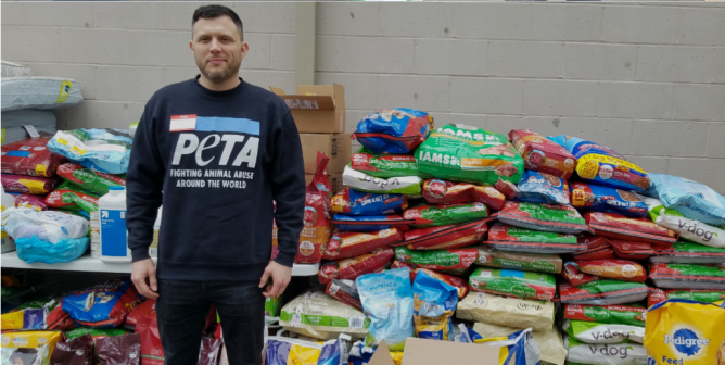 peta donates supplies during the government shutdown