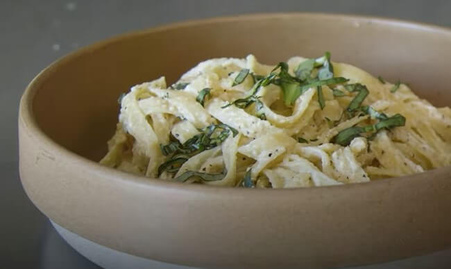 VIDEO: Creamy Vegan Alfredo Sauce With Lauren Toyota From Hot for Food