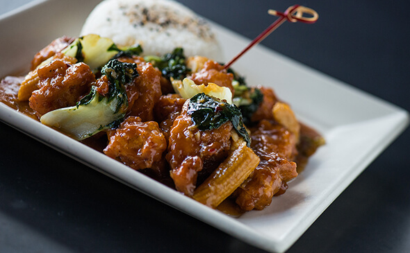 vegan orange chicken at yardhouse restaurant